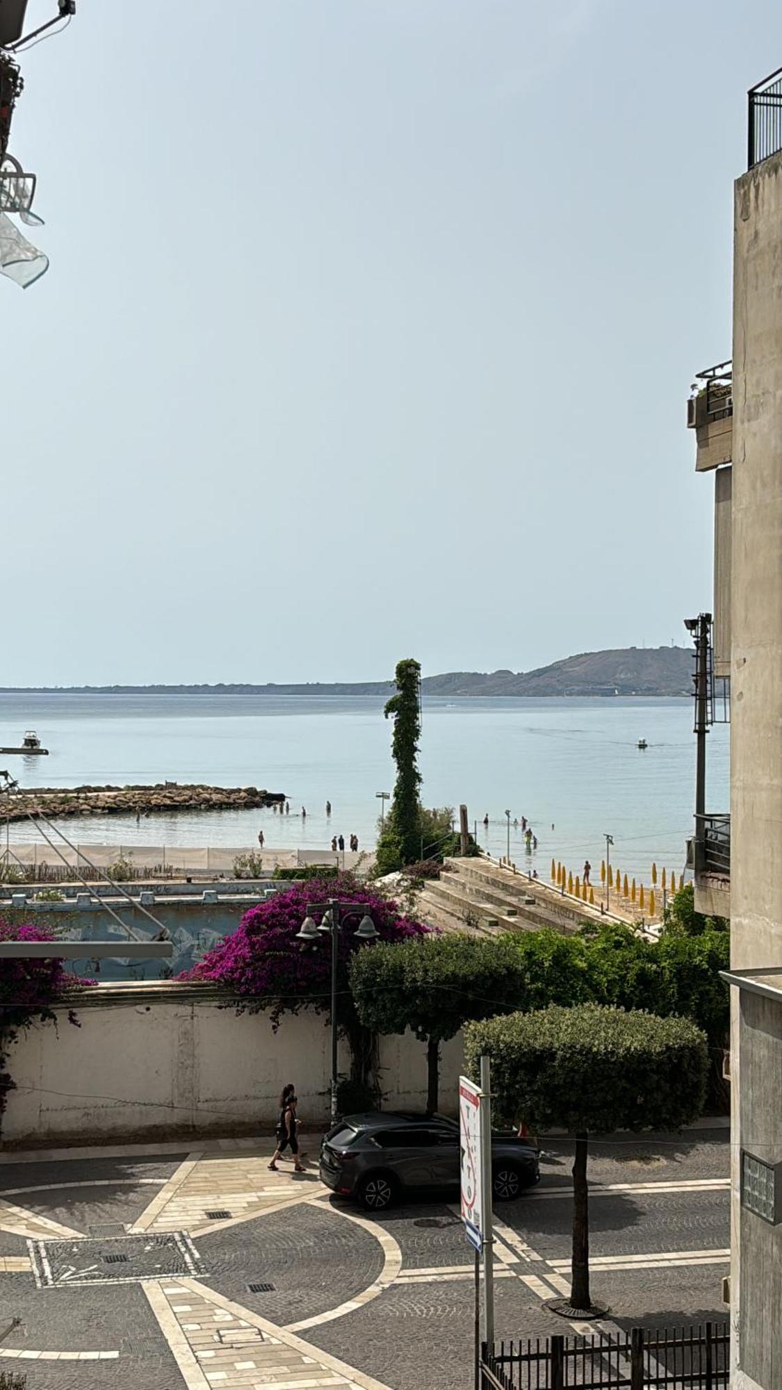 B&B A Un Passo Dal Mare Crotone Exterior foto